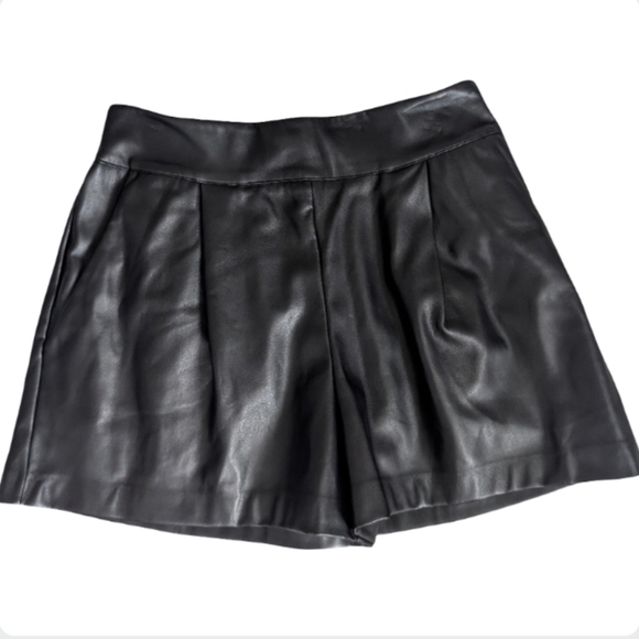 Susana Monaco Black Faux Leather Shorts Size M NWOT High Waisted Pleated - Picture 6 of 11
